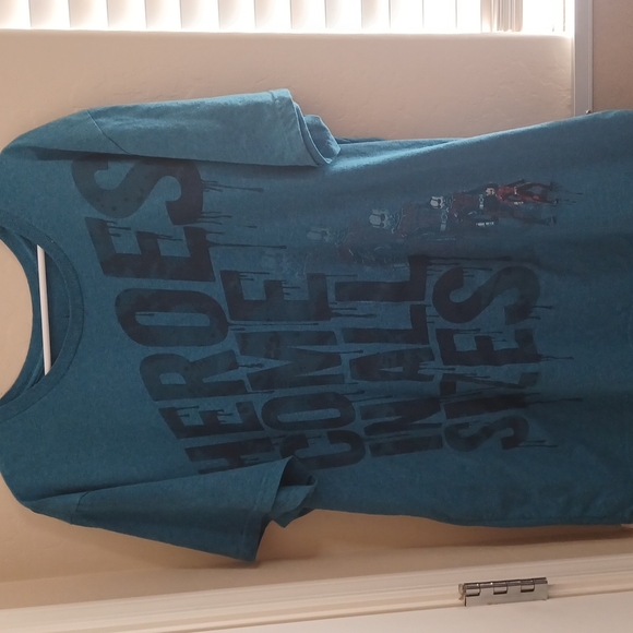 Men's  Disney  shirts - Picture 2 of 3